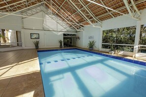 2 indoor pools - Varshana Hotel (Campo Largo)
