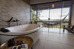 Luxury Suite, Valley View | Bathroom - Varshana Hotel (Campo Largo)