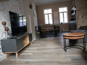 TV - Completely renovated ground floor apartment in the heart of Goslar's old town (Goslar)