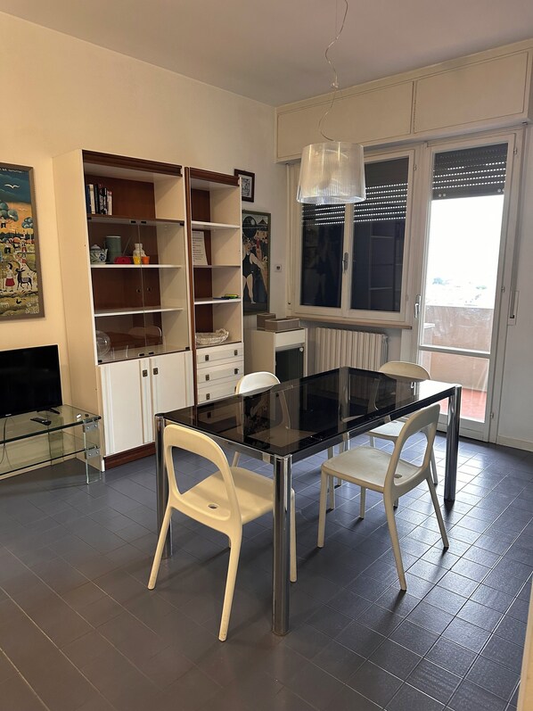 Dining - Waterfront apartment with breathtaking views in a very central location. (Pesaro)