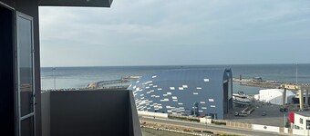 Waterfront apartment with breathtaking views in a very central location.