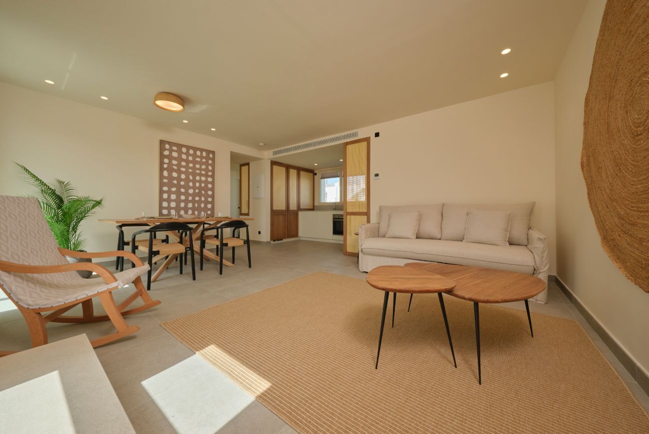 Suite | Living area | 42-inch Smart TV with digital channels