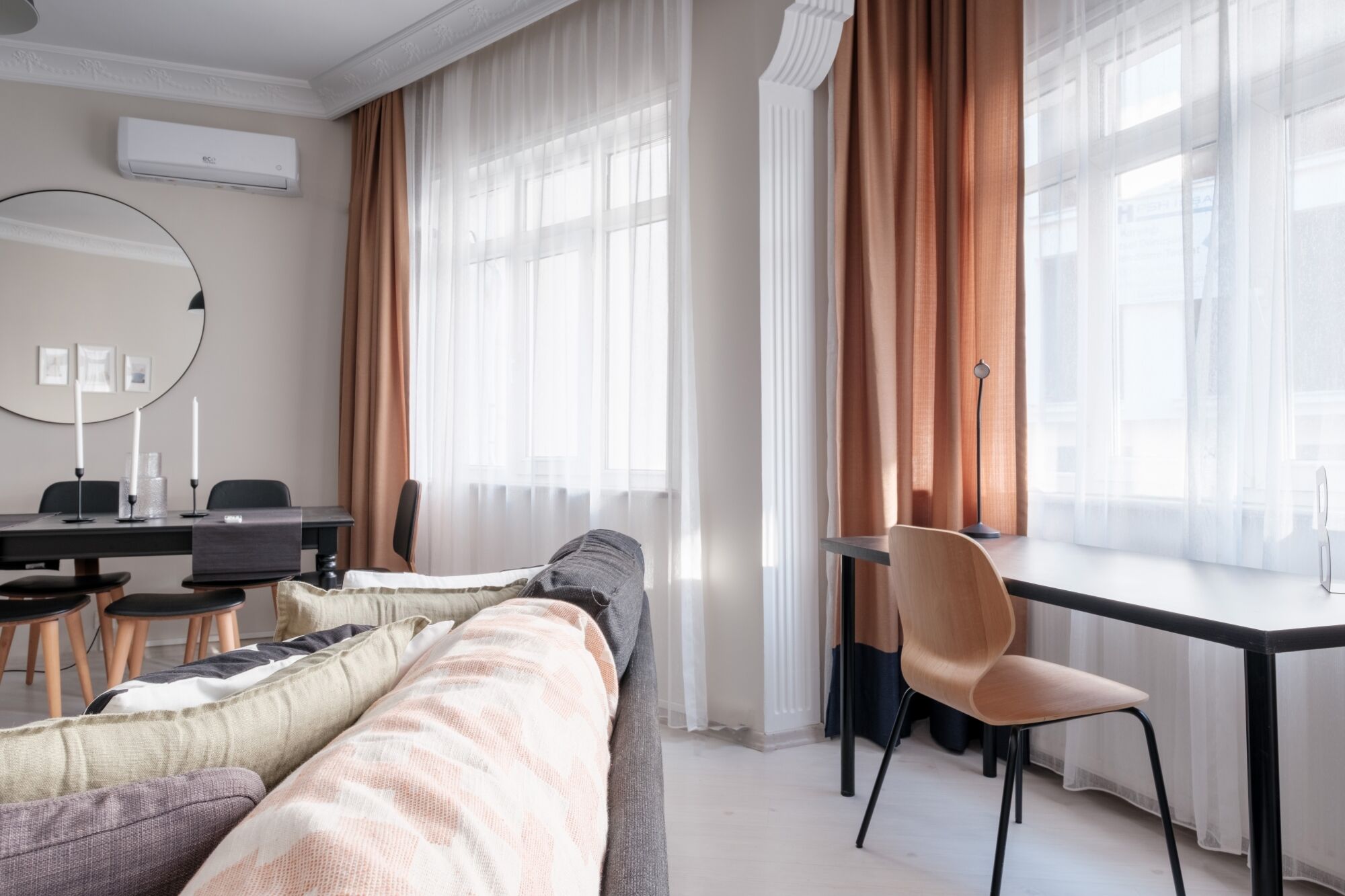 Stylish Flat W/ Balcony  5 Mins From Taksim Square - Cihangir