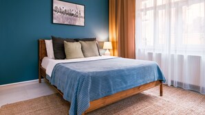 2 bedrooms, desk, iron/ironing board, free WiFi - Stylish Flat w/ Balcony – 5 Mins from Taksim Square (Istanbul)