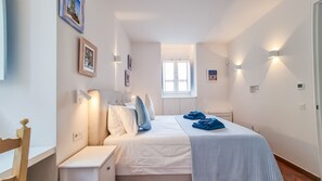 Iron/ironing board, WiFi, bed sheets - Blue Haven by the Ria - Faro city escape (Faro)