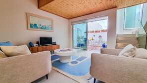 TV, DVD player - Blue Haven by the Ria - Faro city escape (Faro)