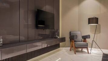 Apartamento econômico, sacada, vista para a cidade | Parte interna