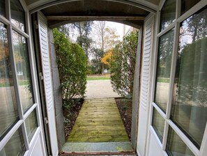 Apartment, Courtyard View | Exterior detail - Manoir Le Castel & Villa Beaumaris (Saint-Malo)