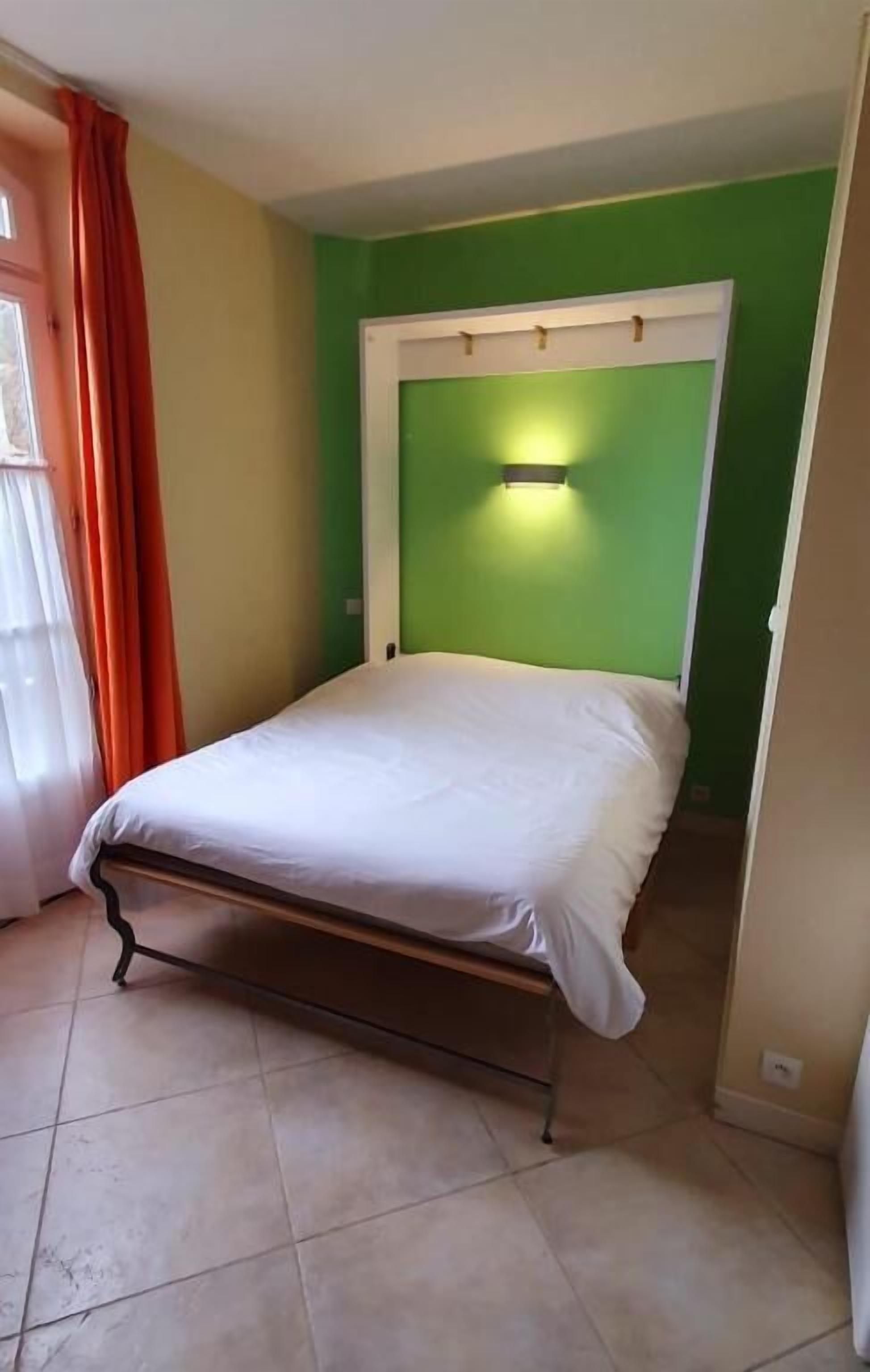 Studio, Courtyard View