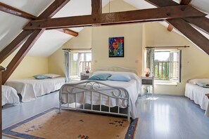 1 chambre, fer et planche à repasser, Wi-Fi, draps fournis