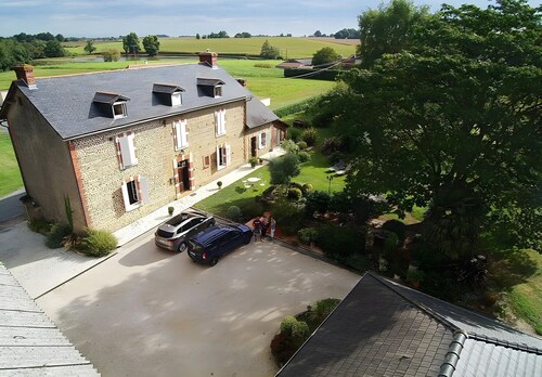 Chambre d’hôtes « Chambre Framboise » avec vue montagne, terrasse partagée et Wi-Fi