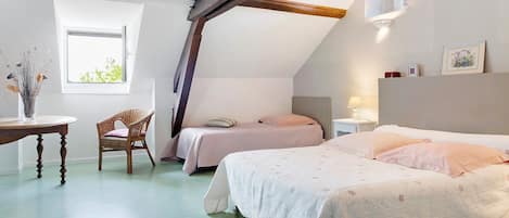 1 Schlafzimmer, BĂŒgeleisen/BĂŒgelbrett, WLAN, BettwĂ€sche