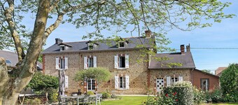Bed and Breakfast 'Chambre Verte' with Mountain View, Shared Terrace and Wi-Fi