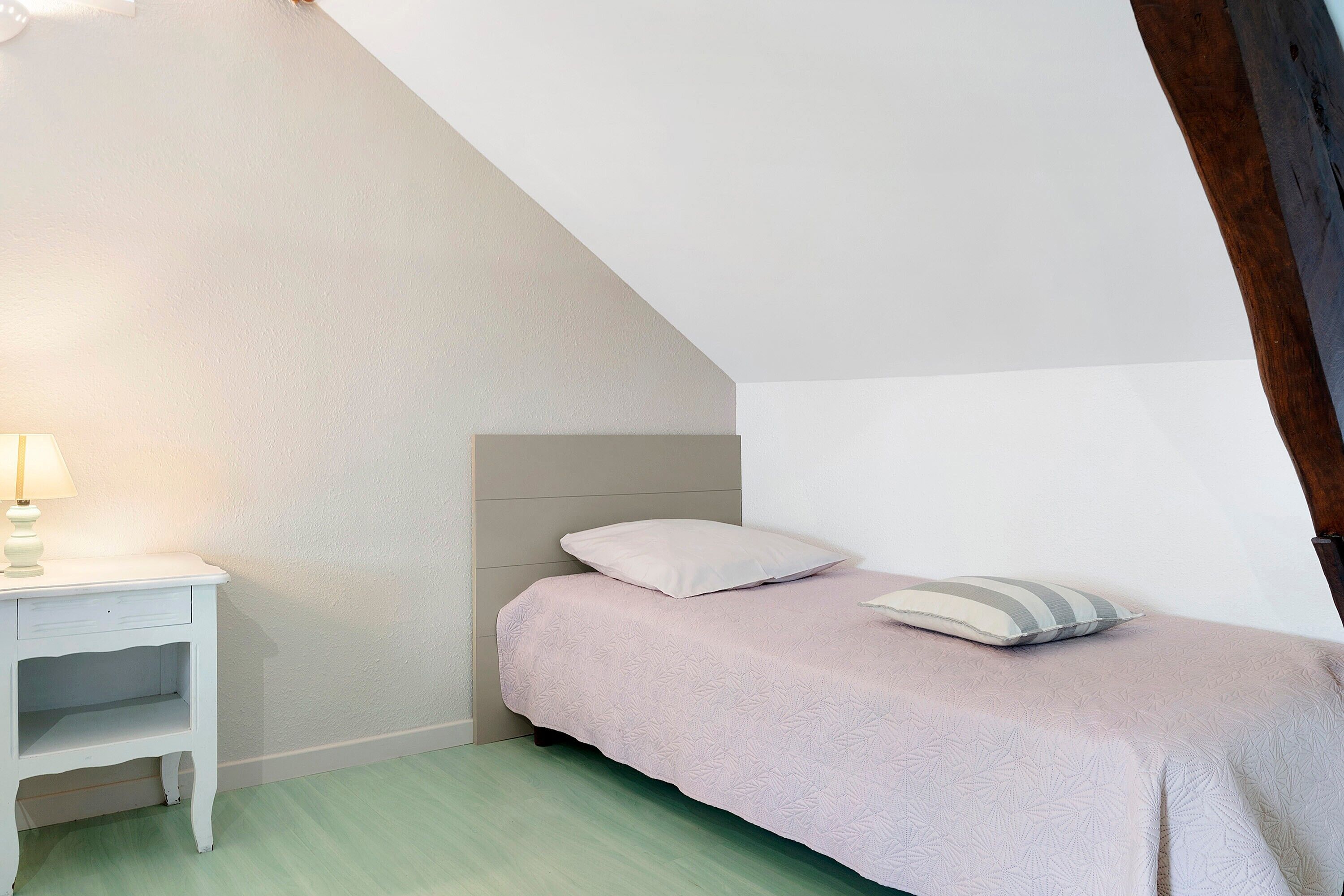 1 chambre, fer et planche à repasser, Wi-Fi, draps fournis