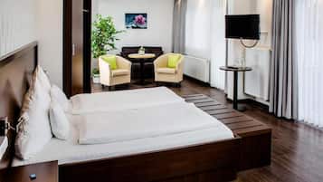 Een kluis op de kamer, een bureau, een laptopwerkplek