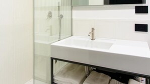 Unclassified image, 5 of 6, button - Deluxe Room 101 in the heart of Naples! (NAPOLI)