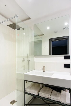 Bathroom - Vrbo Property (NAPOLI)