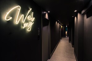 المنشأة من الداخل