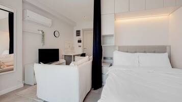 1 soverom, skrivebord, strykejern/-brett og wi-fi (inkludert)