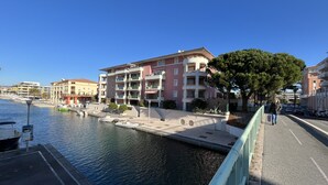 Unclassified image, 5 of 31, button - Port Fréjus LE NAUTICA, 2/3-bedroom apartment, sleeps 5, close to beaches and amenities, large balcony, air conditioning, Wi-Fi and garage (Fréjus)