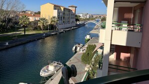 Unclassified image, 2 of 31, button - Port Fréjus LE NAUTICA, 2/3-bedroom apartment, sleeps 5, close to beaches and amenities, large balcony, air conditioning, Wi-Fi and garage (Fréjus)