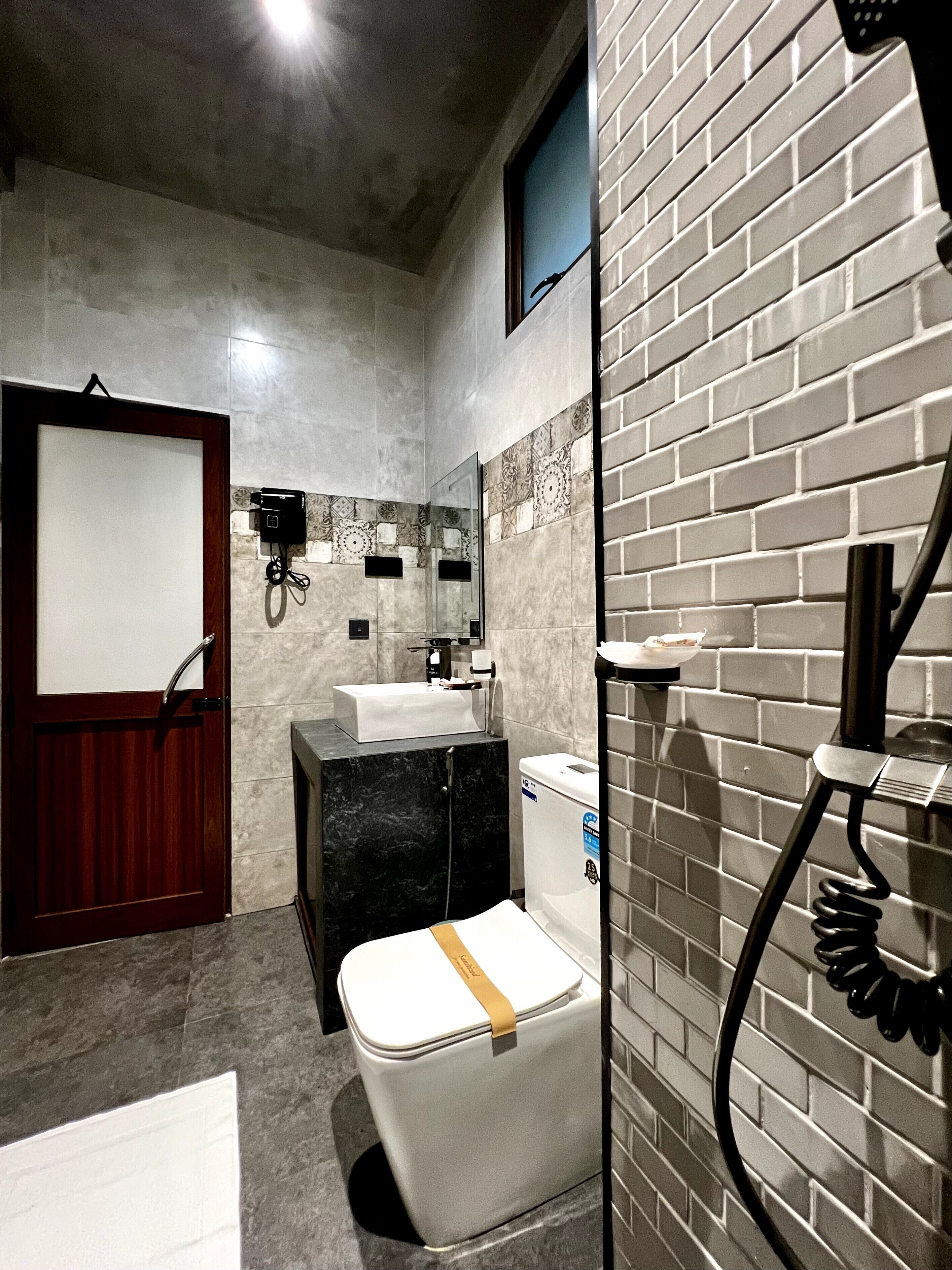 Deluxe Triple Room, Mountain View | Bathroom