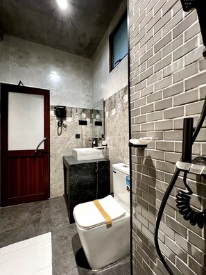 Deluxe Triple Room, Mountain View | Bathroom - Eyeful Ella (Ella)