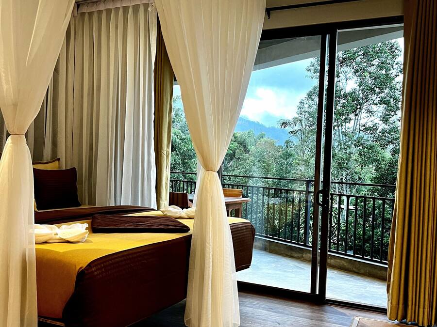 Deluxe Triple Room, Mountain View | Interior