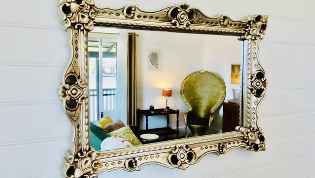 Unclassified image, 1 of 24, button - Smithtown Champagne B&B (Bed and Bubbles) (Smithtown)