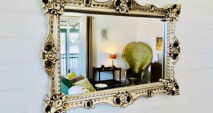 Smithtown Champagne B&B (Bed and Bubbles)
