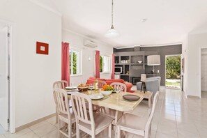 Dining - Villa Figueiras by Villa Plus (Lagoa)