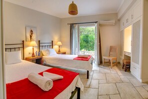 3 bedrooms, iron/ironing board, free WiFi, bed sheets - Villa Liontzos by Villa Plus (Kassiopi)