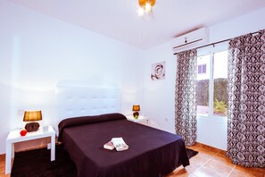 Iron/ironing board, free WiFi, bed sheets - Villa Michelle by Villa Plus (Corralejo)