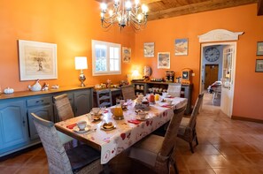 Dining - Rosalie Guest Room (Bizanet)