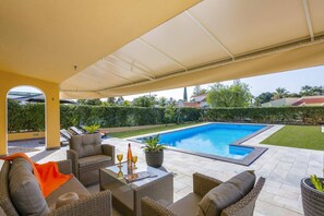 Pool - Villa Tadeu Quatro by Villa Plus (Arzinha)