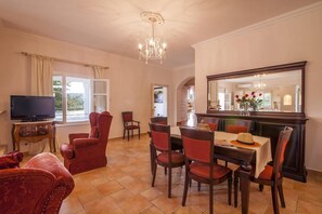 Dining - Villa Victor by Villa Plus (Ionian Islands)