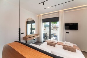 3 bedrooms, iron/ironing board, free WiFi, bed sheets - Villa Palmeras Evelia by Villa Plus (Ialysos)