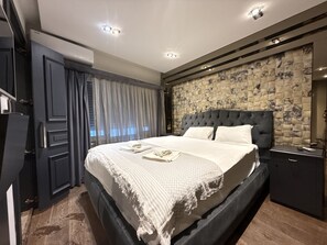 3 habitaciones, escritorio, tabla de planchar con plancha y wifi gratis 