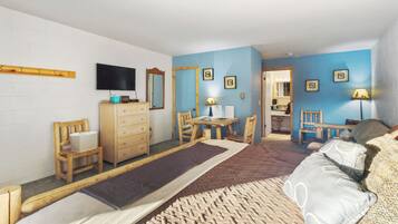 1 habitación, tabla de planchar con plancha, wifi gratis y ropa de cama