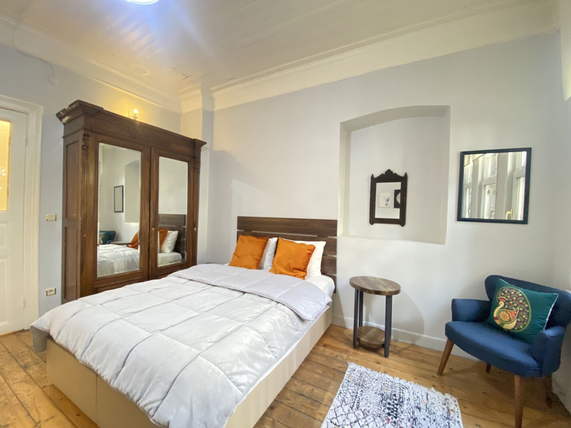 2 chambres, bureau, fer et planche à repasser, accès au Wi-Fi (inclus)