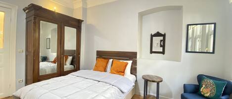 2 chambres, bureau, fer et planche Ă repasser, accĂšs au Wi-Fi (inclus)