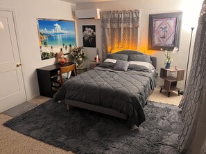 2 slaapkamers, een bureau, een strijkplank/strijkijzer, gratis wifi