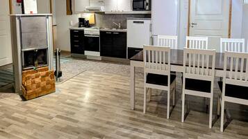 Chalet, 2 chambres | Coin séjour