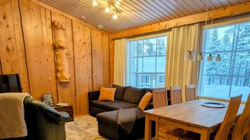 Stuga - 2 sovrum | Vardagsrum