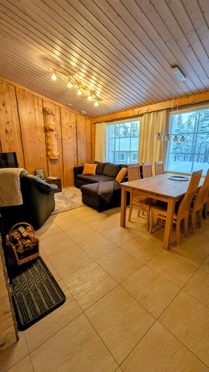 Chalet, 2 Schlafzimmer | Wohnbereich