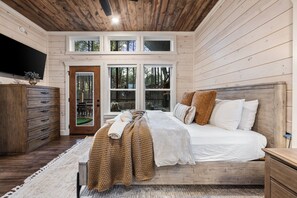 Iron/ironing board, free WiFi, bed sheets - Sunset Views + Hot Tub + Fire Pit | Relaxing Retreat (Broken Bow)