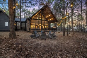 Terrace/patio - Sunset Views + Hot Tub + Fire Pit | Relaxing Retreat (Broken Bow)
