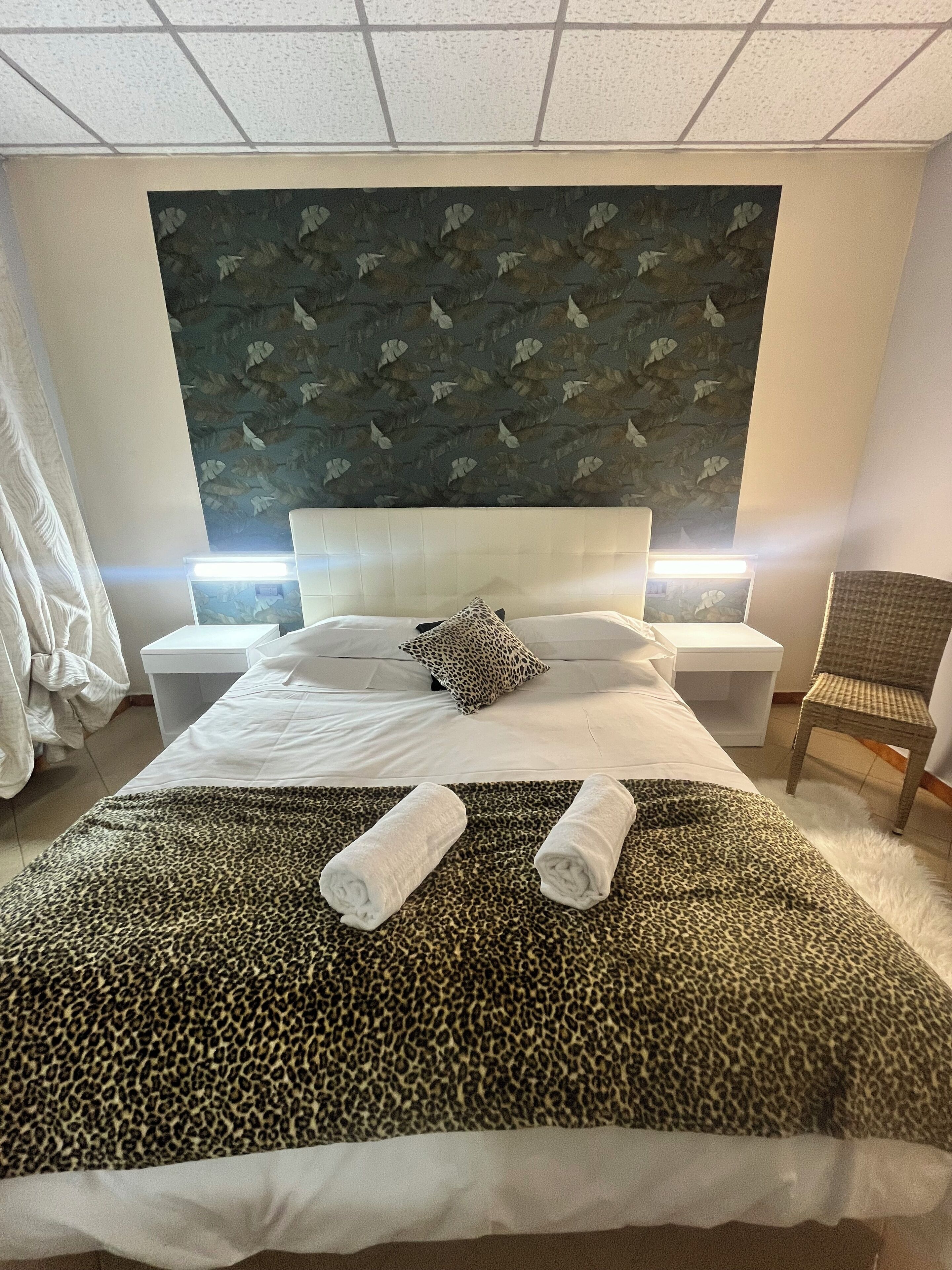 مكتب ومساحة عمل للكمبيوتر المحمول