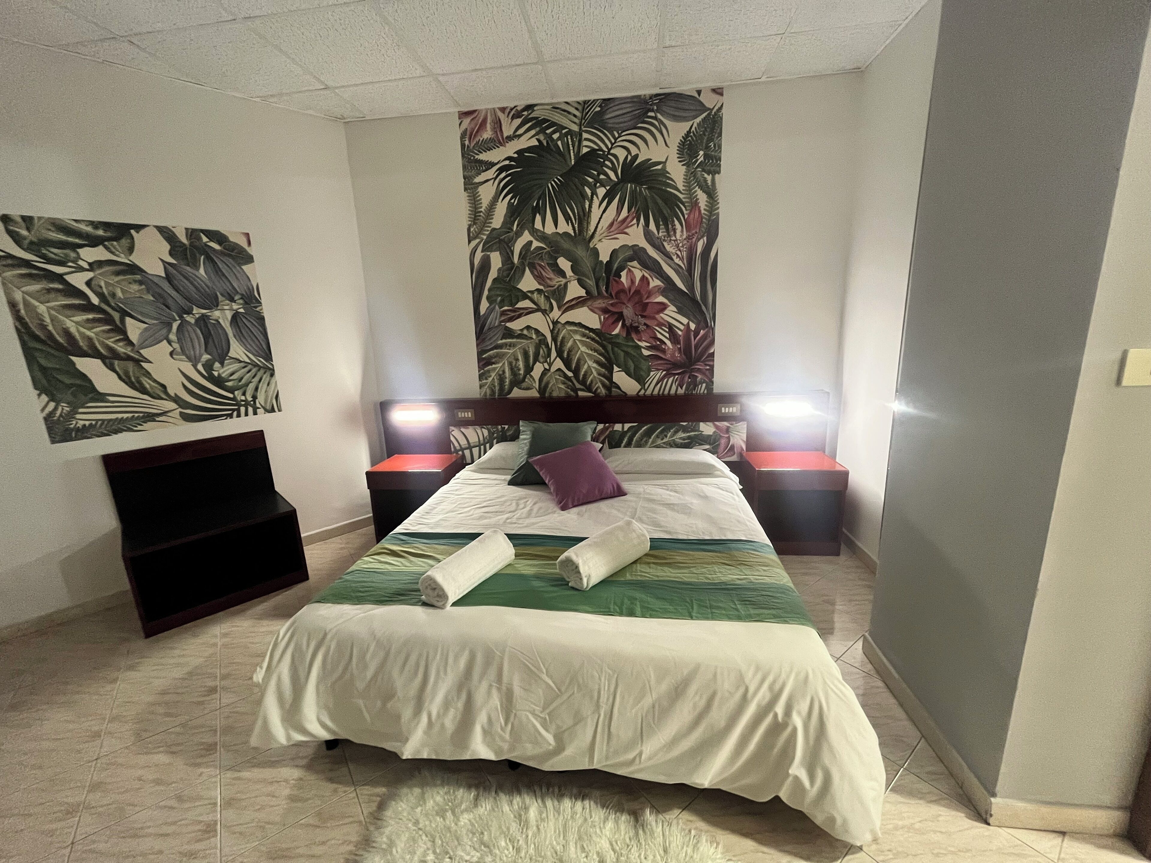 مكتب ومساحة عمل للكمبيوتر المحمول