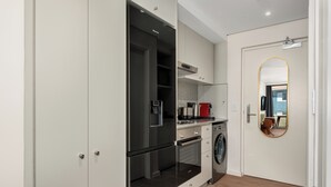 Coffee/tea maker, fridge, microwave, oven - Dolce Vita | Modern Sea Point Gem (Cape Town)